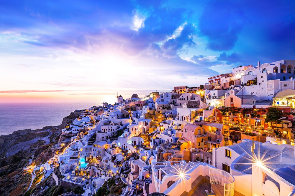 Greece (c) iStock-amriphoto