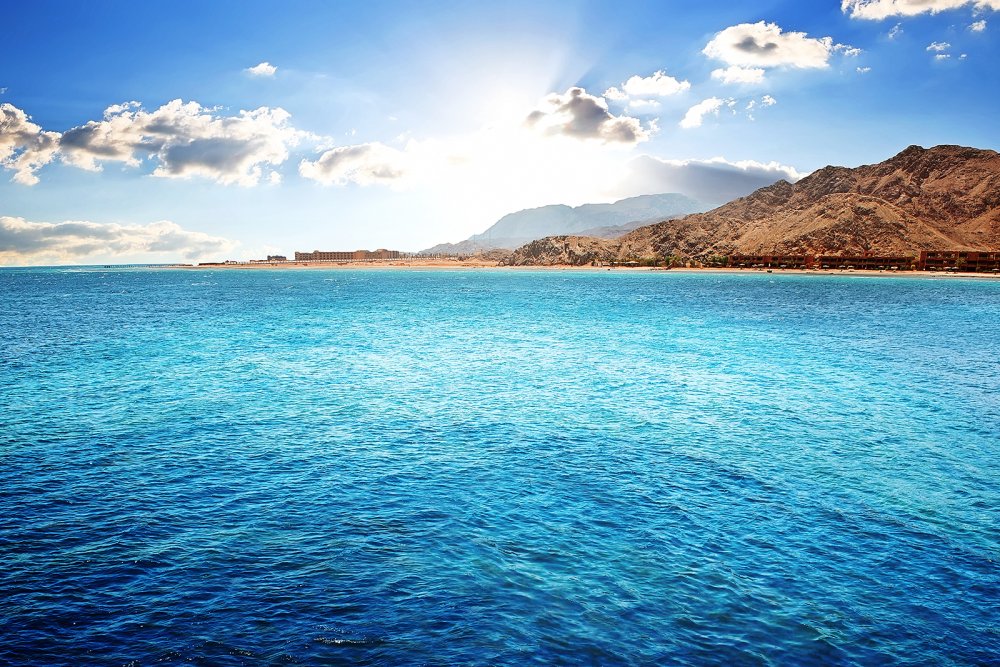 Red Sea (c) iStock/Givaga