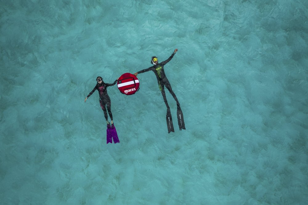 freedivers in the water (c) Predrag-Vuckovic