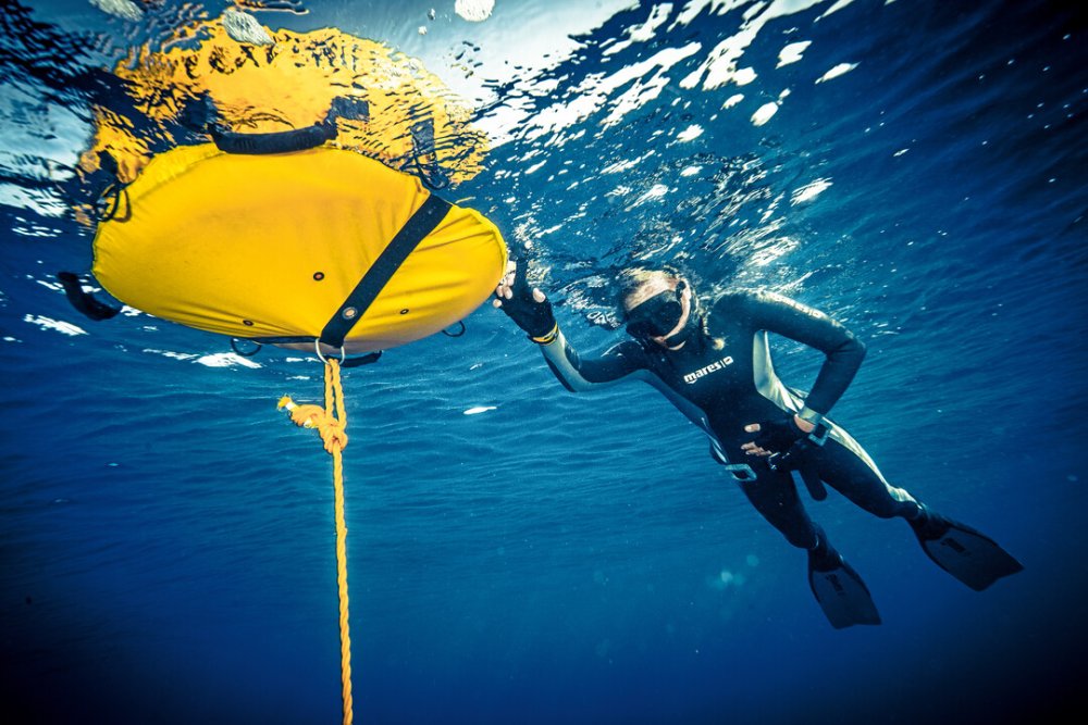 Male freediver (c) mares