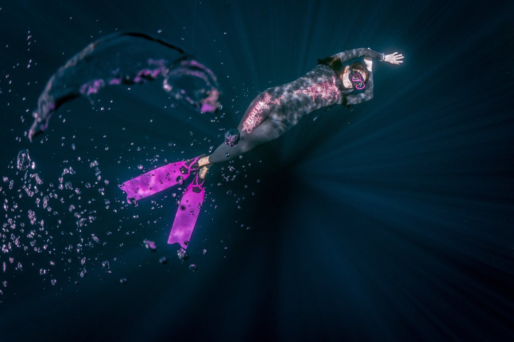 freediver with a bubble (c) Predrag Vuckovic