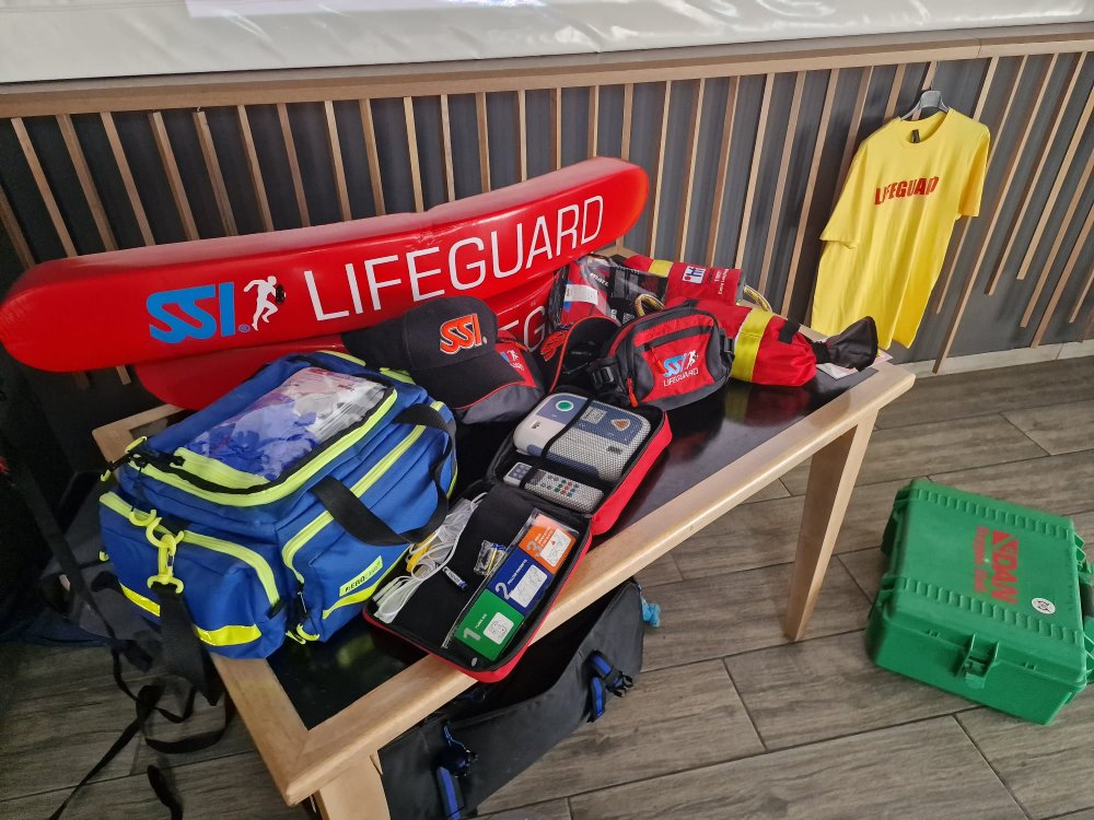 Lifeguard equipment (c) SSI