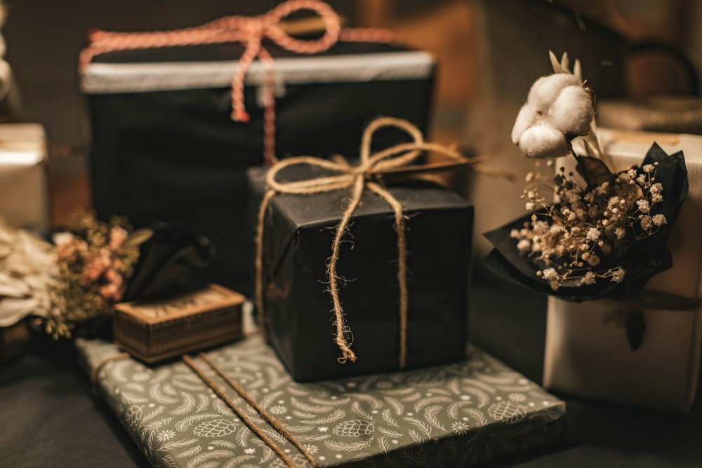 gifts (c) unsplash