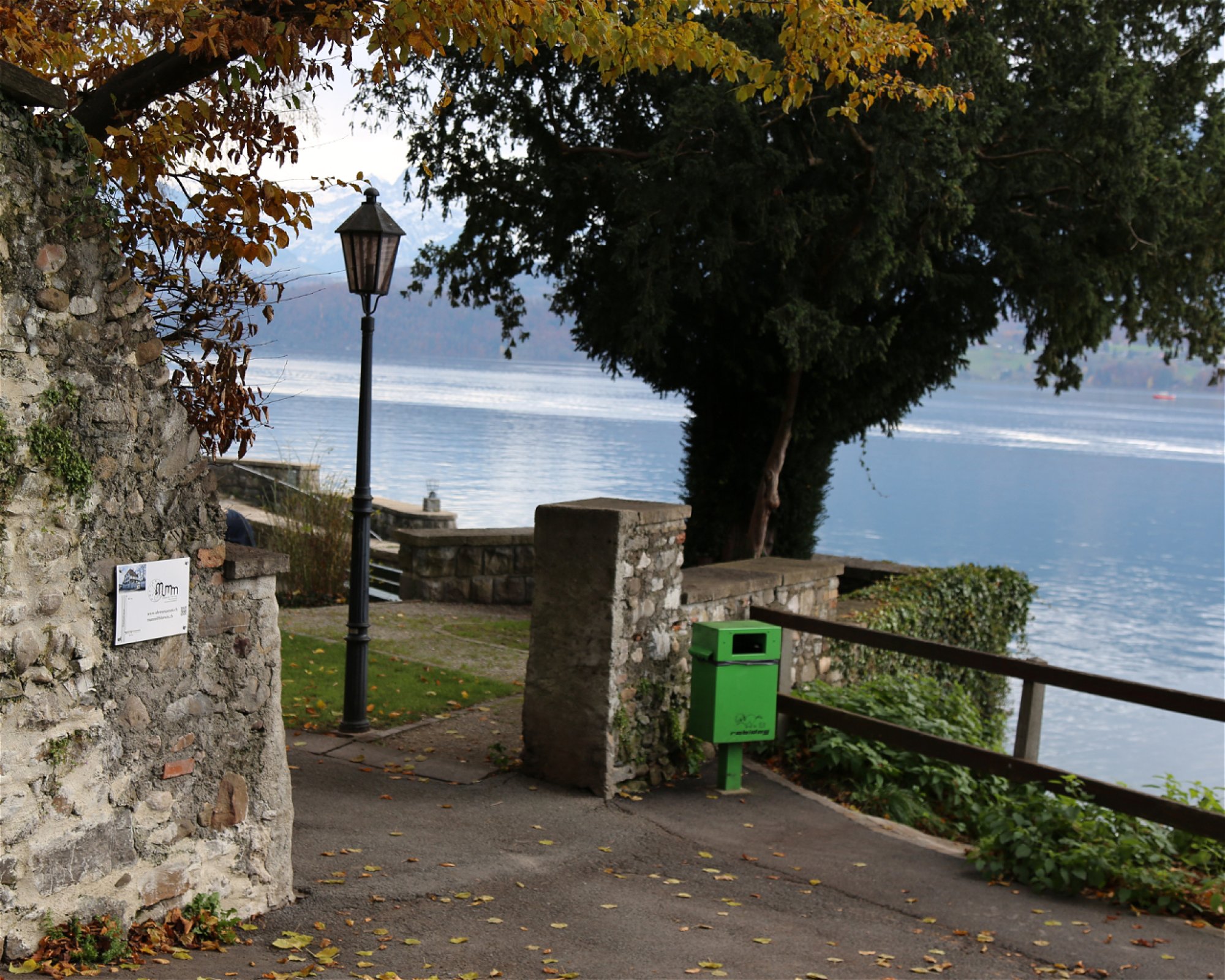 Dive Center Thunersee, 3652 Hilterfingen