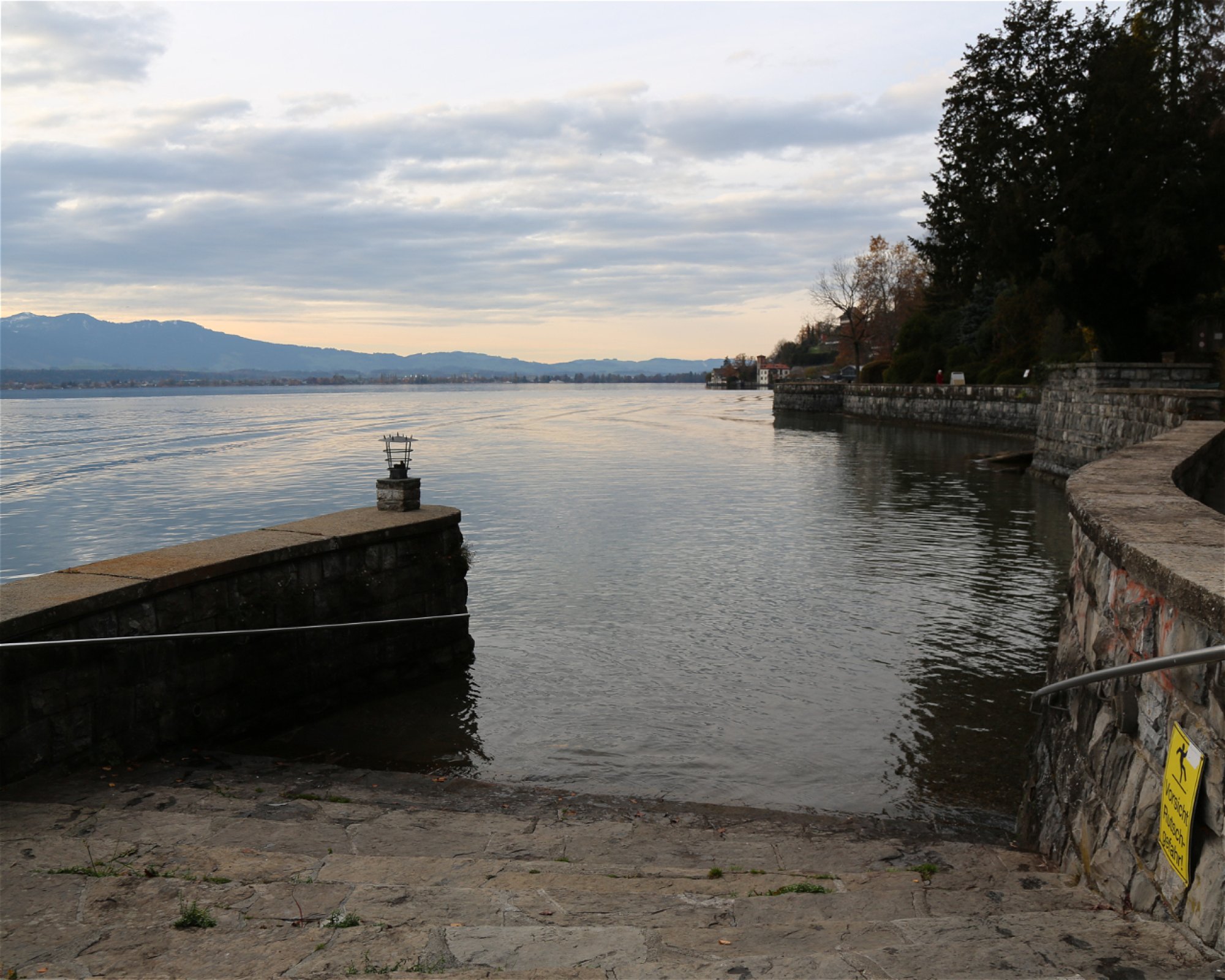 Dive Center Thunersee, 3652 Hilterfingen
