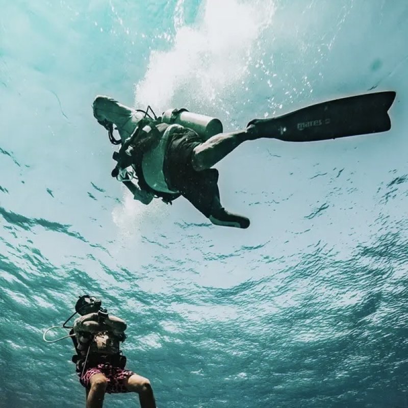 US Veteran conducting scuba training using SSI's Military Programs to become a diving instructor.