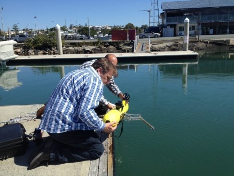COTSbot fighting crown-of-thorns starfish (c) QUT Media