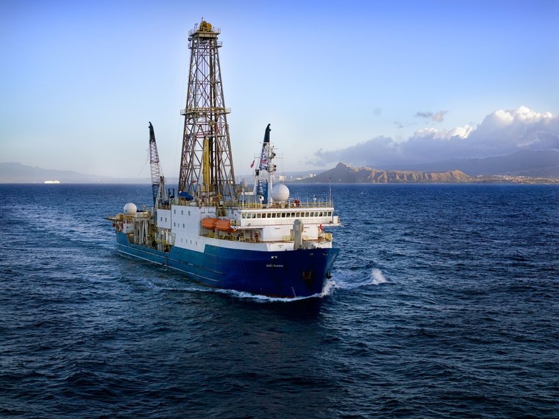 American research drilling vessel Joides Resolution carries out scientific deep drilling within the context of the International Ocean Discovery Program. Source: © William Crawford and IODP