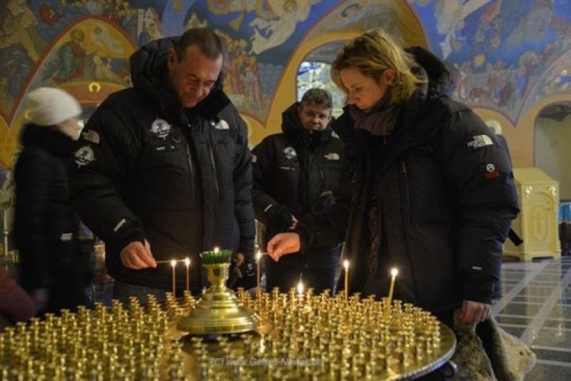 A blessing for the team members and the expedition