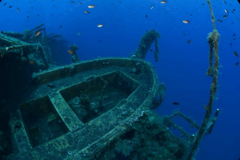 DIving the Zenobia (c) Andreas Wackenrohr