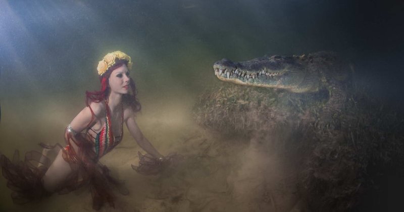 Posing with seawater crocodiles
(c) Ian Gray