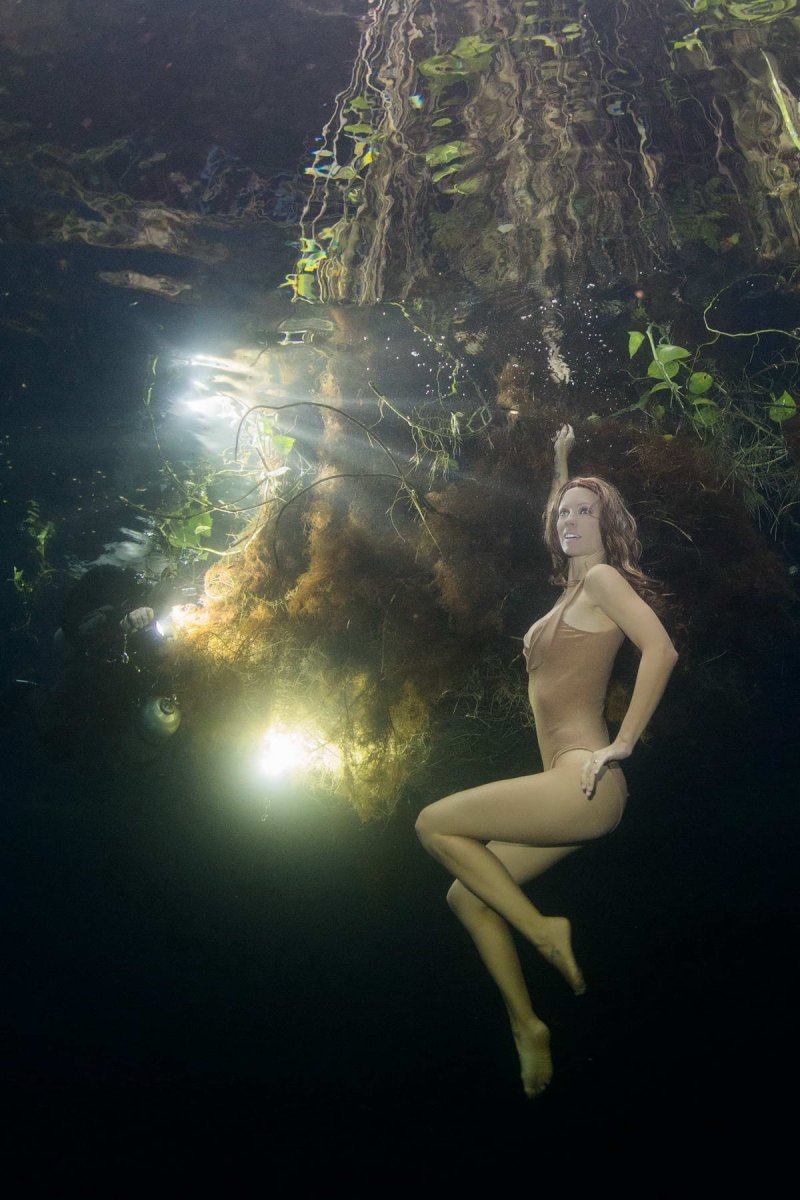 Cenote diving with a mermaid
(c) Ian Gray