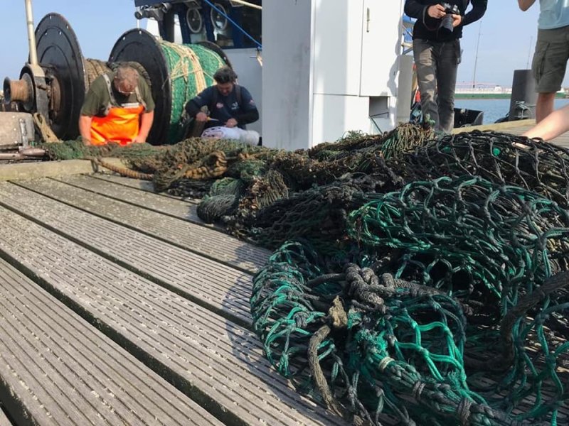 Recovery of a large ghost net near Rügen (c) GRD