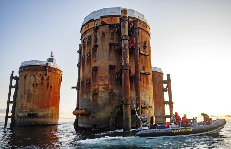 Greenpeace activists from the Netherlands, Germany and Den