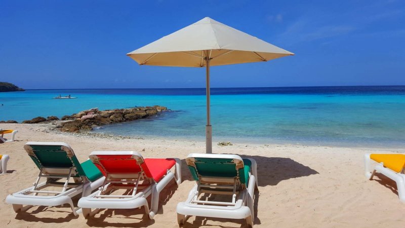 Relaxing on the beach (c) Sarah Wünsche