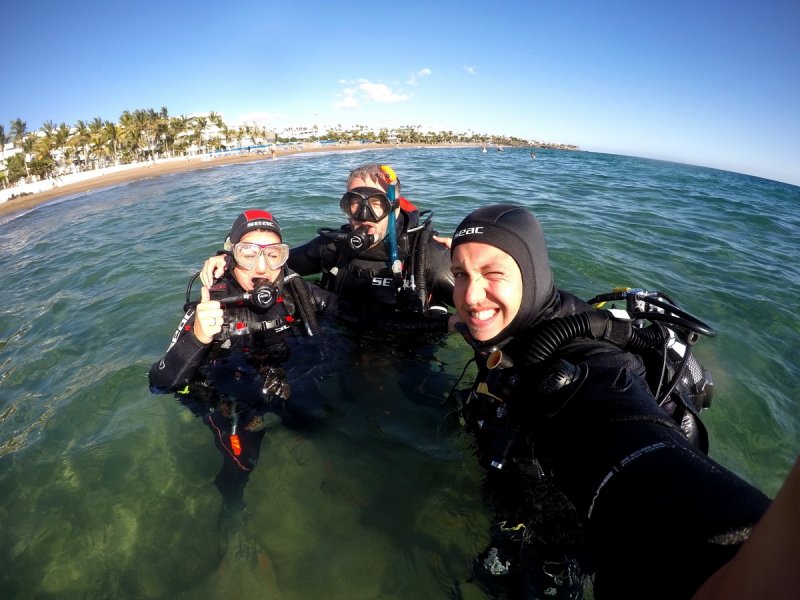 DIving at Playa Grande, Lanzarote - Dennis Rabeling