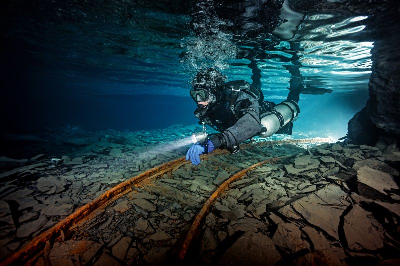 11 Incredible Tech Dive Sites in Lakes, Mines, and Sinkholes